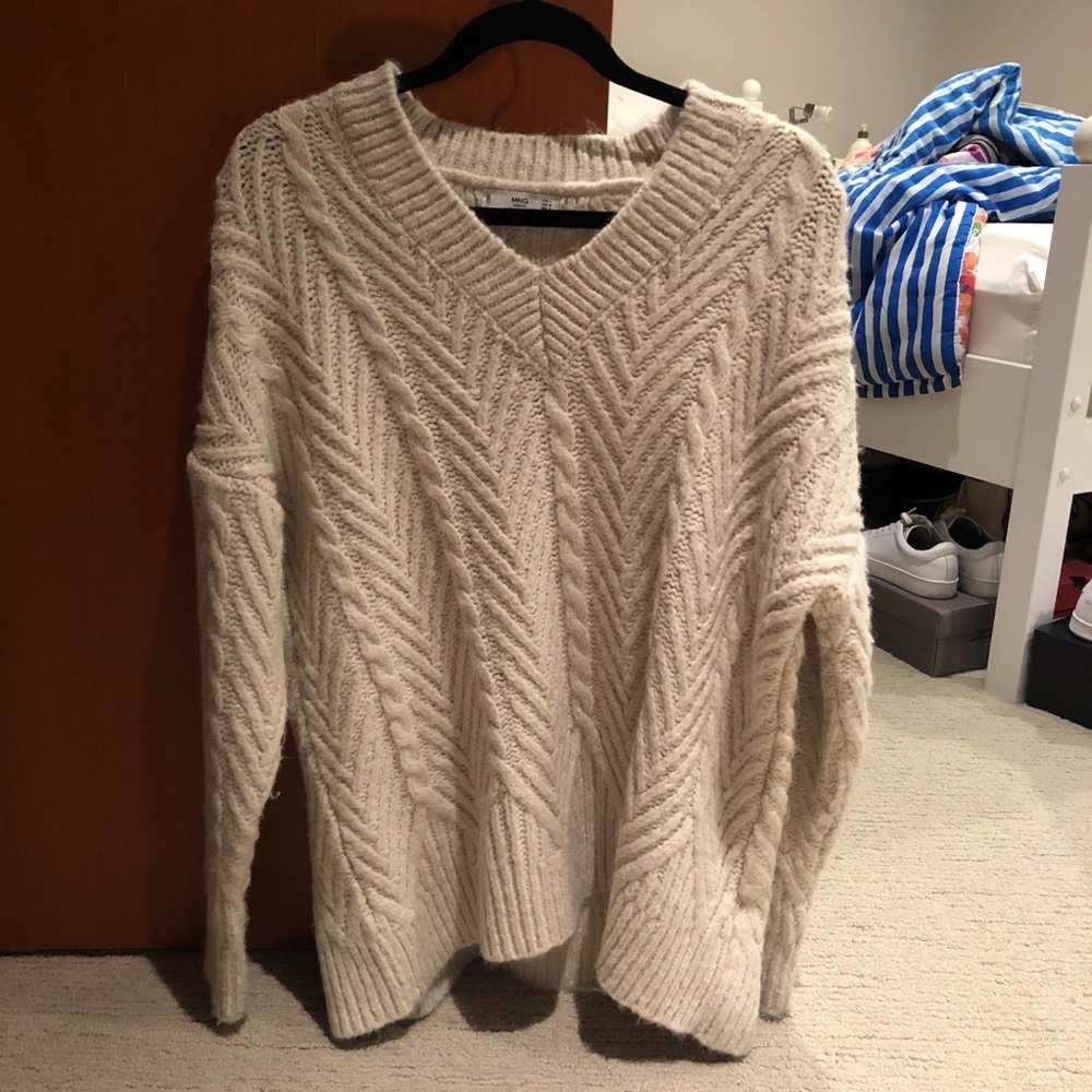 chunky v-neck knit sweater